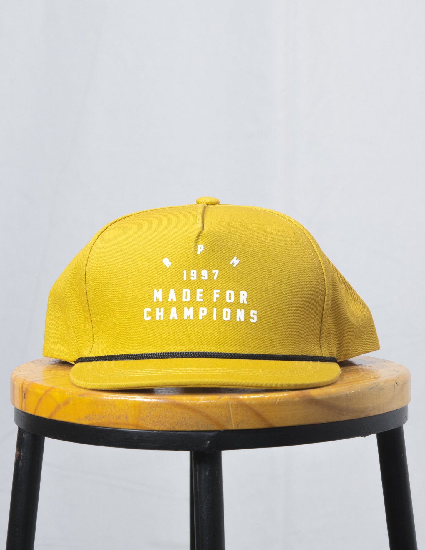 GORRA MADE FOR CHAMPS MOSTAZA