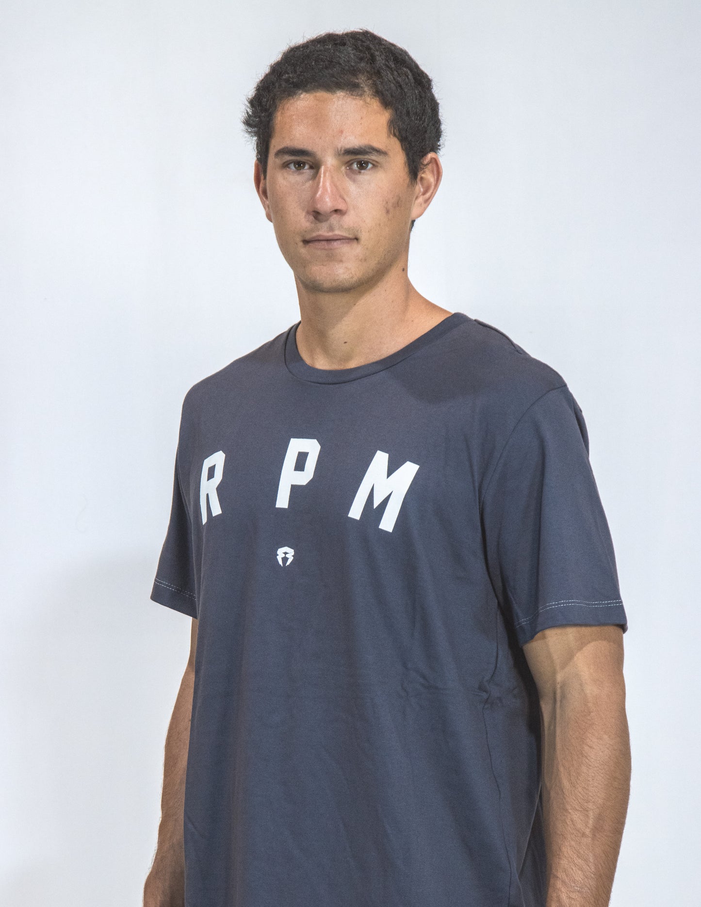REMERA R P M CLASSIC CEMENTO